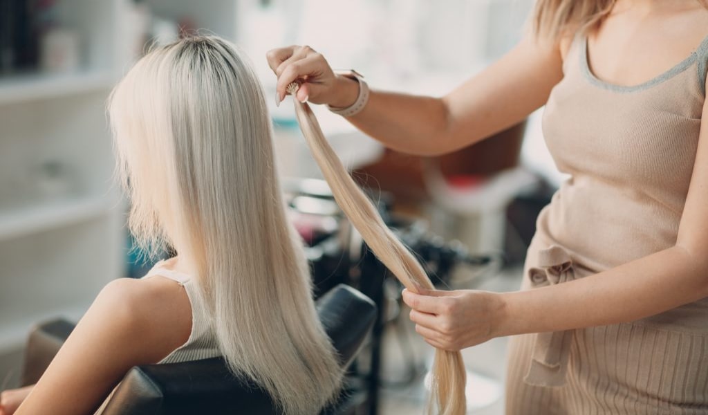Che cosa sono le extension per capelli e come vengono applicate?