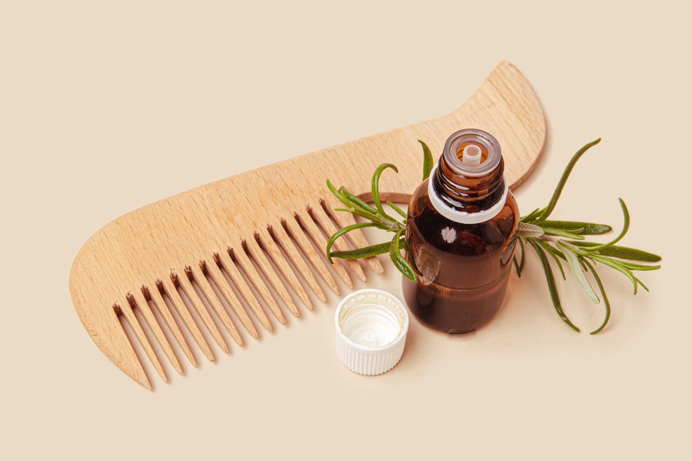 Dalla pianta all’olio: impieghi cosmetici del rosmarino