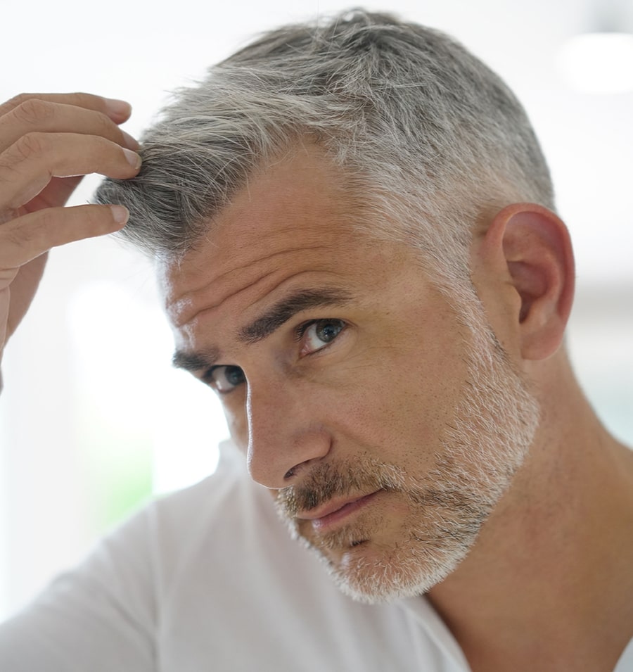 Tagli per i capelli bianchi dell’uomo